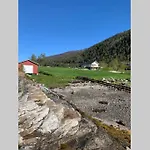 Feriehus Efjord&stetind - Kobbernestinden