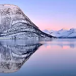 Efjord&stetind - Kobbernestinden Feriehus *