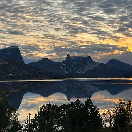 Efjord And Stetind - Kobbernestinden Tatil Evi