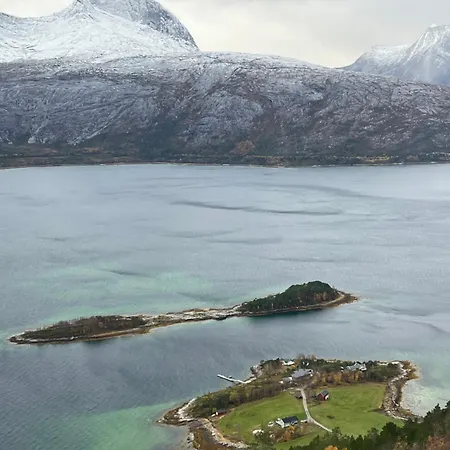 Tatil Evi Efjord And Stetind - Kobbernestinden