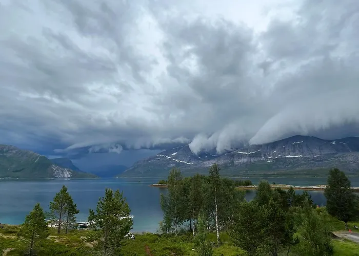 Efjord And Stetind - Kobbernestinden