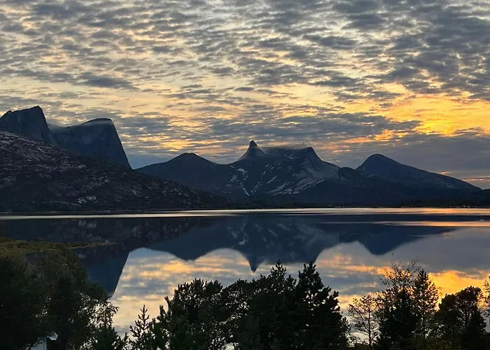 Efjord And Stetind - Kobbernestinden Semesterbostad