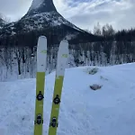 Efjord And Stetind - Kobbernestinden Semesterbostad *