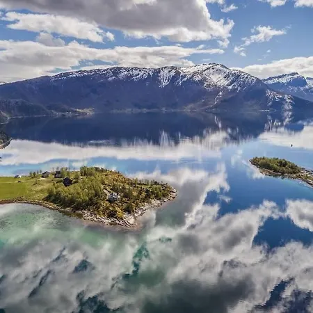 Efjord And Stetind - Kobbernestinden *
