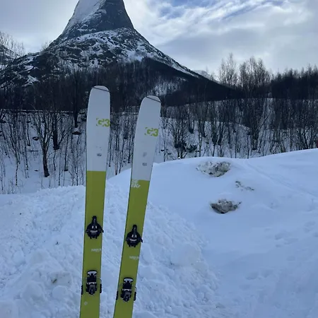 Efjord And Stetind - Kobbernestinden Holiday home *